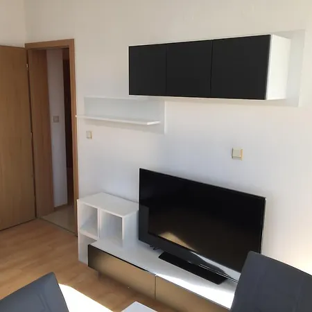 Lägenhet Pearl Beach Two-bedroom Eh Slăntjev Brjag
